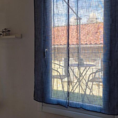 Ferienwohnung Au Coeur Du Panier Avec Terrasse 2 A 4 Personnes Climatisation Marseilles Exterior foto